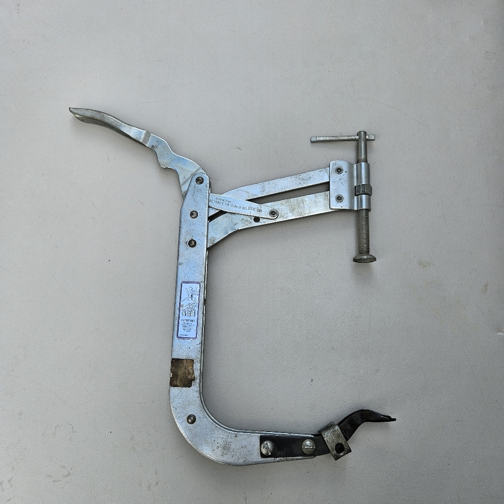 Valve Spring Compressor Tool For Engines